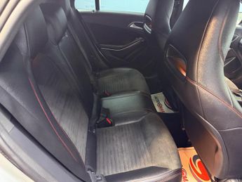 Mercedes-Benz CLA 2.1 CLA220d AMG Line Shooting Brake 7G-DCT Euro 6 (s/s) 5dr