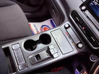 Hyundai KONA 64kWh Premium Auto 5dr (10.5kW Charger)