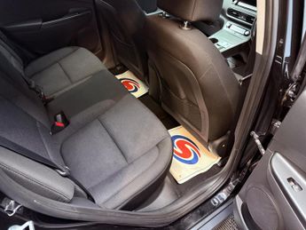 Hyundai KONA 64kWh Premium Auto 5dr (10.5kW Charger)