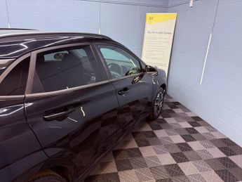 Hyundai KONA 64kWh Premium Auto 5dr (10.5kW Charger)
