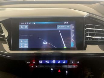 Audi Q4 e-tron 40 S line SUV 5dr Electric Auto 82kWh (204 ps)