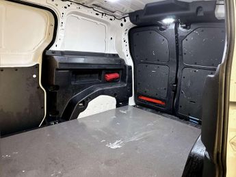 Volkswagen ID. Buzz Cargo Pro 77kWh Commerce Plus Panel Van 5dr Electric Auto (204 ps)