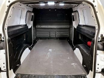 Volkswagen ID. Buzz Cargo Pro 77kWh Commerce Plus Panel Van 5dr Electric Auto (204 ps)