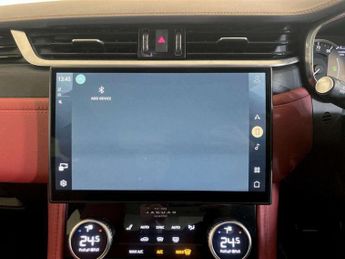 Jaguar F-PACE 2.0 D200 MHEV R-Dynamic Black Auto AWD Euro 6 (s/s) 5dr