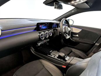 Mercedes-Benz A Class 1.3 A250e 15.6kWh AMG Line Edition (Executive) Hatchback 5dr Pet