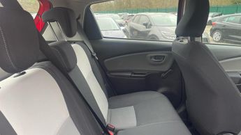 Toyota Yaris 1.5 VVT-h Icon E-CVT Euro 6 (s/s) 5dr