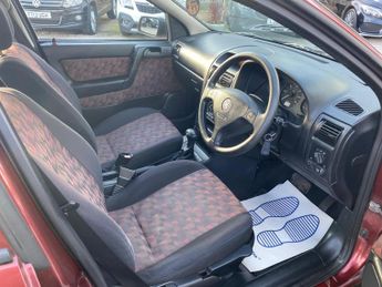 Vauxhall Astra 1.6i LS 5dr
