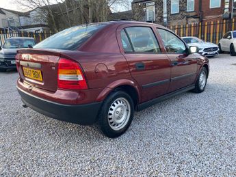 Vauxhall Astra 1.6i LS 5dr