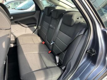 Ford Focus 1.6 Sport Auto 5dr