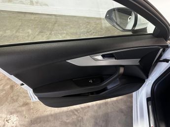 Audi A4 Avant 2.0 TFSI S line S Tronic Euro 6 (s/s)