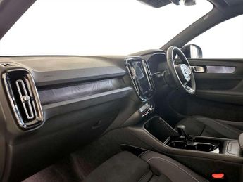 Volvo XC40 Recharge 69kWh Core SUV 5dr Electric Auto (231 ps)