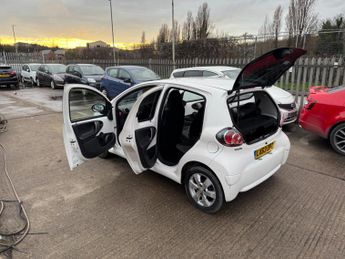 Toyota AYGO 1.0 VVT-i Move MultiMode Euro 5 5dr