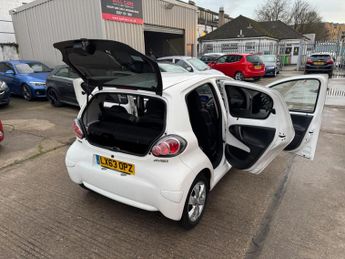 Toyota AYGO 1.0 VVT-i Move MultiMode Euro 5 5dr