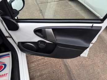 Toyota AYGO 1.0 VVT-i Move MultiMode Euro 5 5dr