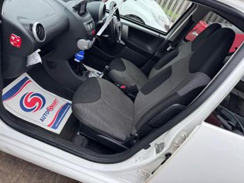 Toyota AYGO 1.0 VVT-i Move MultiMode Euro 5 5dr