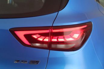 MG MG ZS 51.1kWh Trophy Auto 5dr