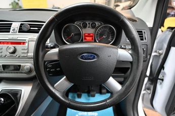 FORD KUGA 2.0 TDCi Zetec SUV 5dr Diesel Manual 2WD Euro 5 (140 ps) +MOT TI