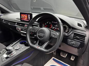 Audi A4 Avant 2.0 TDI Black Edition S Tronic quattro Euro 6 (s/s) 5dr