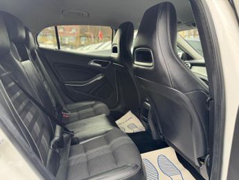 Mercedes-Benz GLA 1.6 GLA180 Urban Edition 7G-DCT Euro 6 (s/s) 5dr