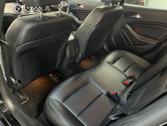 Mercedes-Benz GLA 1.6 GLA200 Sport 7G-DCT Euro 6 (s/s) 5dr