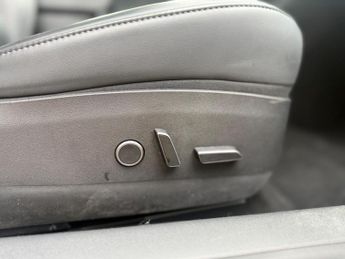 Tesla Model 3 (Dual Motor) Long Range Auto 4WDE 4dr