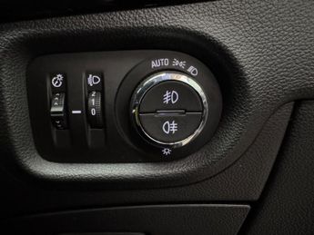 Vauxhall Astra 1.6 CDTi BlueInjection SRi Nav Auto Euro 6 5dr