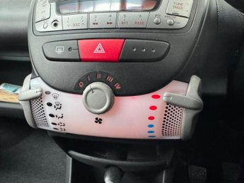 Toyota AYGO 1.0 VVT-i Mode Euro 5 5dr