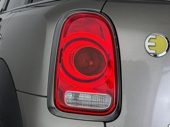MINI Countryman 1.5 10kWh Cooper SE Classic Auto ALL4 Euro 6 (s/s) 5dr