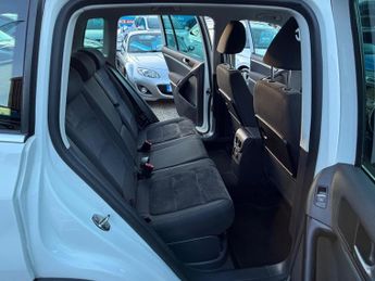 Volkswagen Tiguan 2.0 TDI BlueMotion Tech Match SUV 5dr Diesel DSG 4WD Euro 5 (s/s