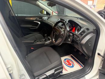 Vauxhall Insignia 2.0 CDTi ecoFLEX Exclusiv Euro 5 (s/s) 5dr