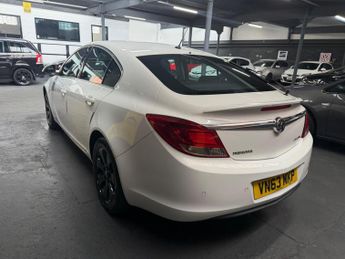 Vauxhall Insignia 2.0 CDTi ecoFLEX Exclusiv Euro 5 (s/s) 5dr