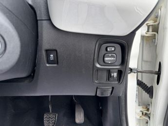 Toyota AYGO 1.0 VVT-i x-pression x-shift Euro 5 5dr Euro 5