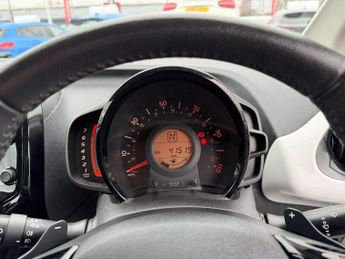 Toyota AYGO 1.0 VVT-i x-pression x-shift Euro 5 5dr Euro 5