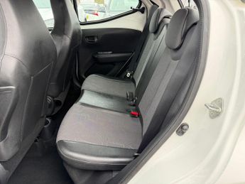 Toyota AYGO 1.0 VVT-i x-pression x-shift Euro 5 5dr Euro 5