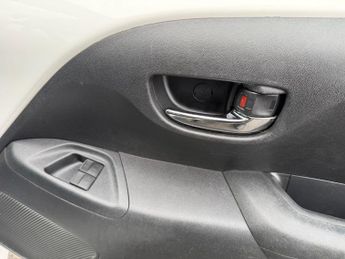 Toyota AYGO 1.0 VVT-i x-pression x-shift Euro 5 5dr Euro 5