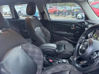 MINI Hatch 1.5 Cooper D Euro 6 (s/s) 5dr