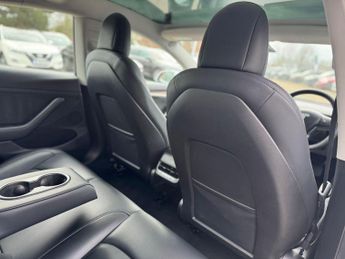 Tesla Model 3 Auto RWD 4dr