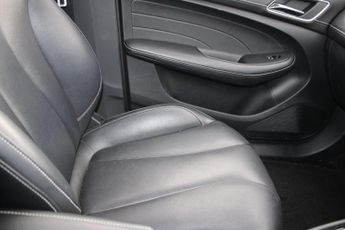 MG MG5 61.1kWh Exclusive Long Range Auto 5dr