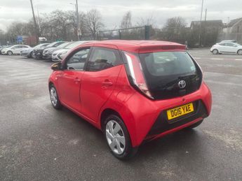 Toyota AYGO 1.0 VVT-i x-play x-shift Euro 6 5dr