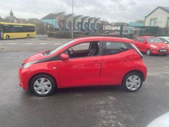 Toyota AYGO 1.0 VVT-i x-play x-shift Euro 6 5dr