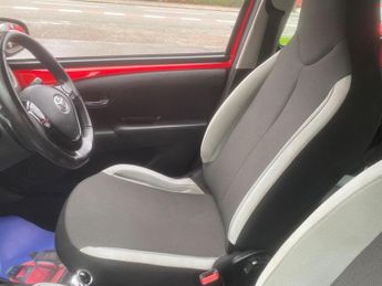Toyota AYGO 1.0 VVT-i x-play x-shift Euro 6 5dr