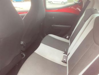 Toyota AYGO 1.0 VVT-i x-play x-shift Euro 6 5dr