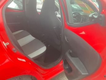 Toyota AYGO 1.0 VVT-i x-play x-shift Euro 6 5dr