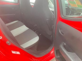 Toyota AYGO 1.0 VVT-i x-play x-shift Euro 6 5dr