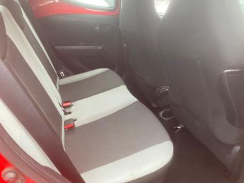 Toyota AYGO 1.0 VVT-i x-play x-shift Euro 6 5dr