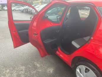 Toyota AYGO 1.0 VVT-i x-play x-shift Euro 6 5dr
