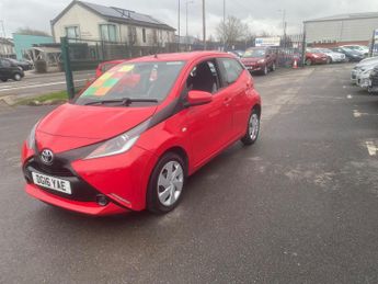Toyota AYGO 1.0 VVT-i x-play x-shift Euro 6 5dr