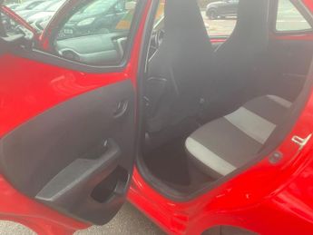 Toyota AYGO 1.0 VVT-i x-play x-shift Euro 6 5dr