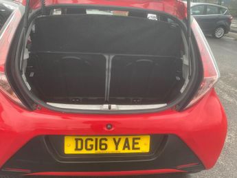 Toyota AYGO 1.0 VVT-i x-play x-shift Euro 6 5dr