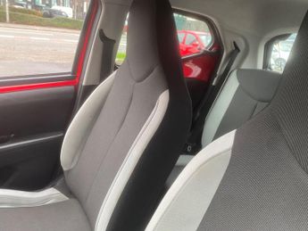 Toyota AYGO 1.0 VVT-i x-play x-shift Euro 6 5dr